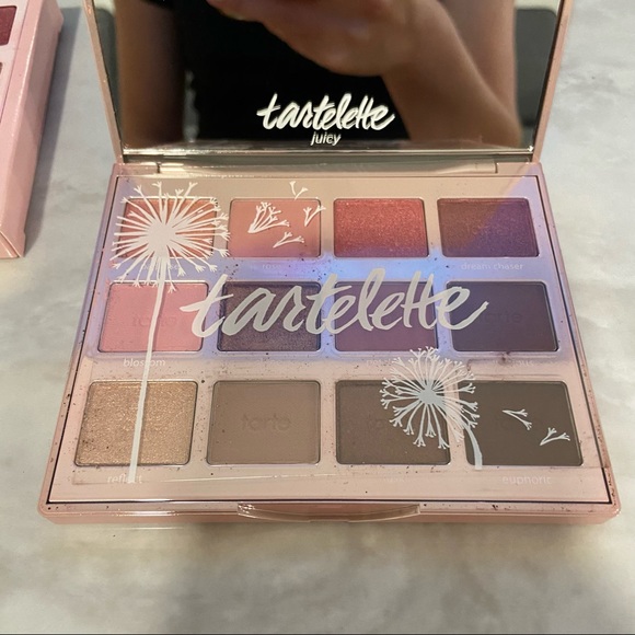 ❌SOLD ❌Tarte Amazonian Clay Palette NWT - Picture 3 of 4